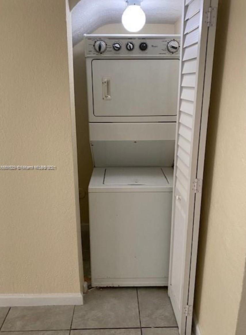 SUNSET PALM VILLAS CONDO - Residential Lease