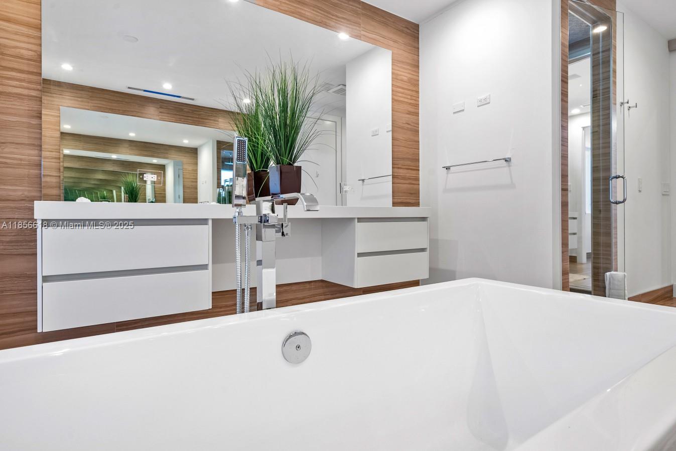 HIMMARSHEE PARK - Residential Lease