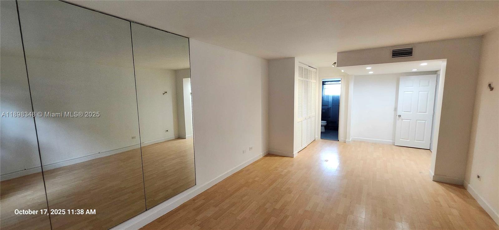 ROYAL OAKS CONDO - Residential Lease