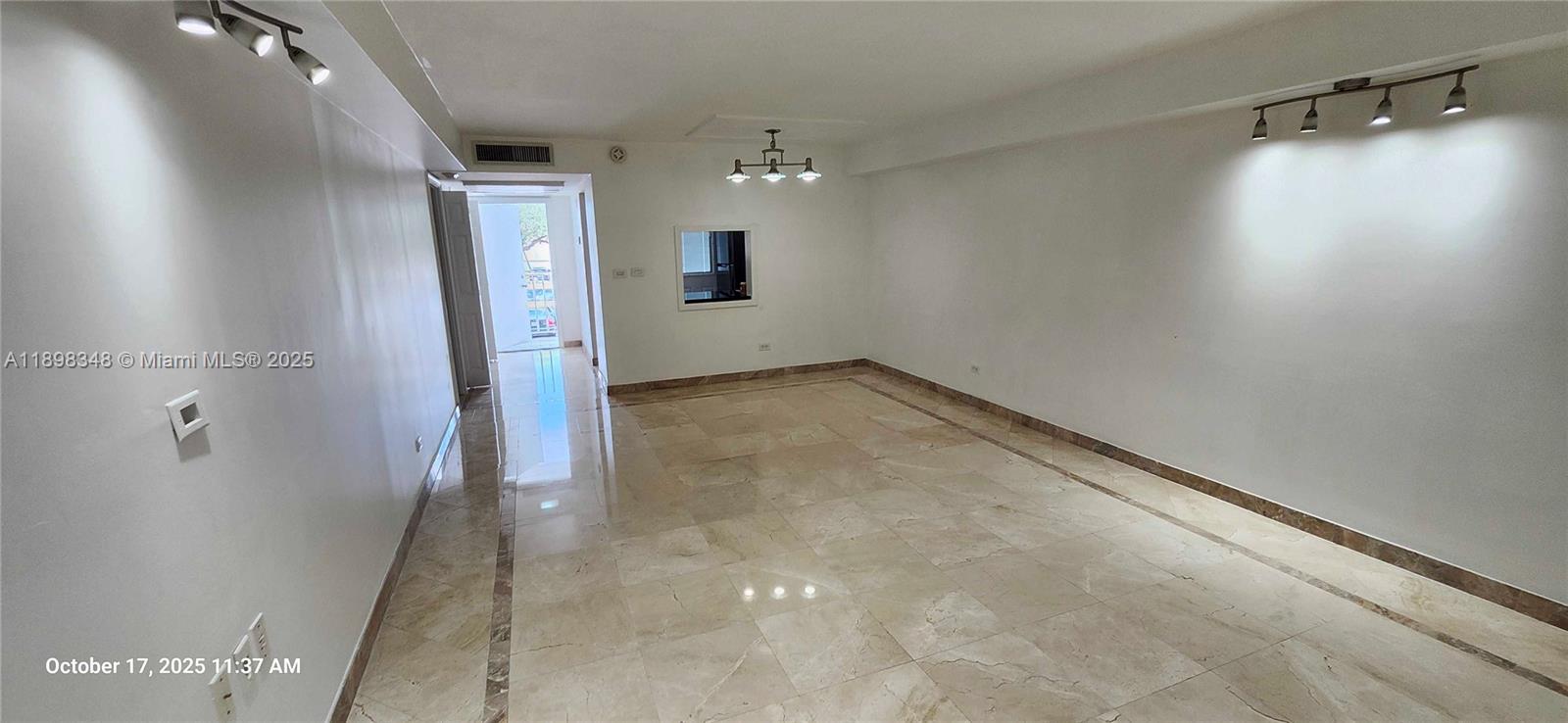 ROYAL OAKS CONDO - Residential Lease