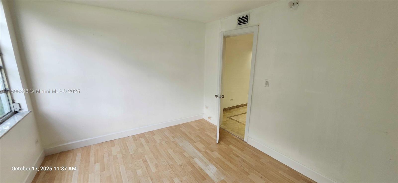 ROYAL OAKS CONDO - Residential Lease