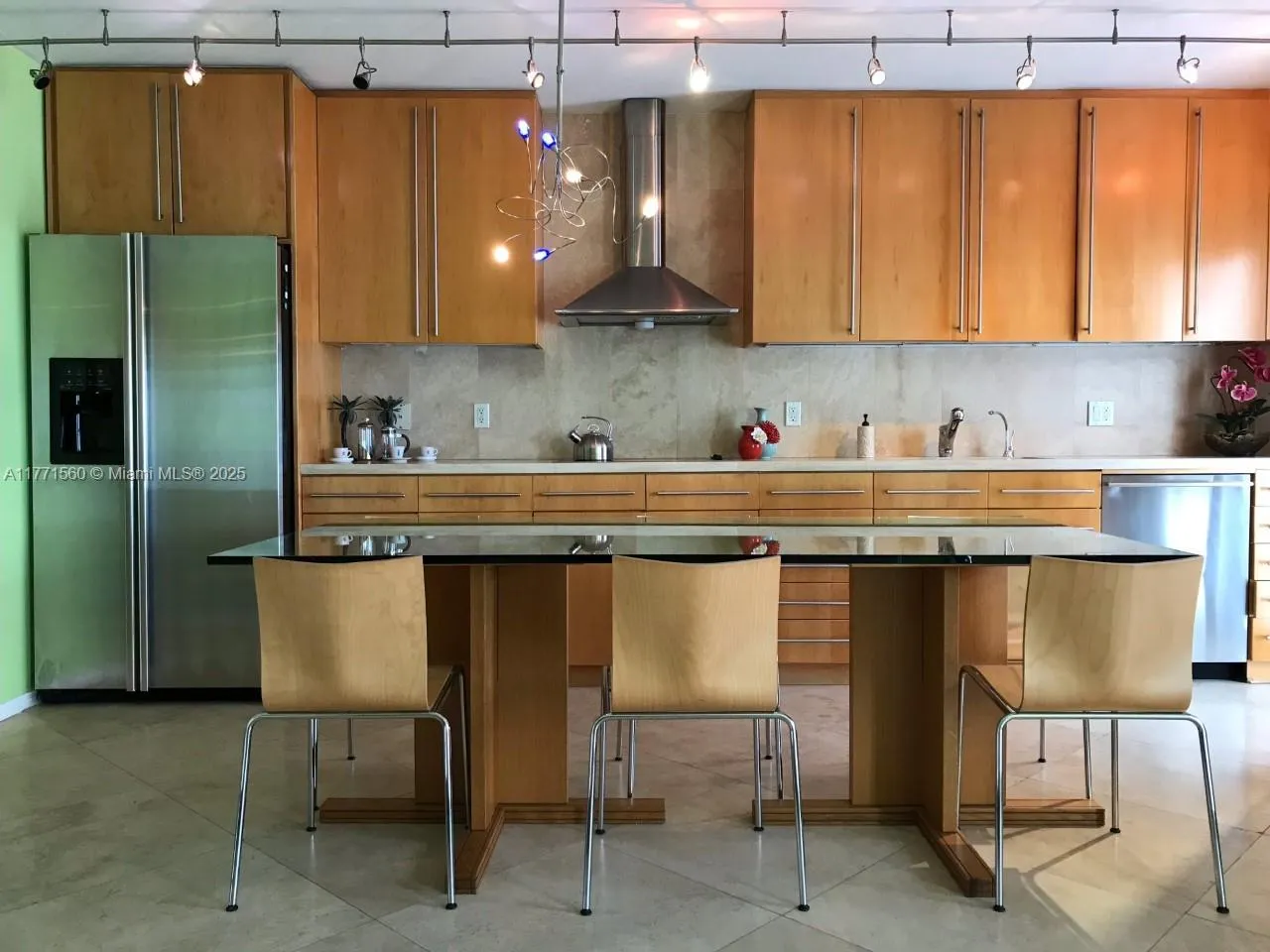 Miami Beach, Florida 33139, United States, 1 Bedroom Bedrooms, ,2 BathroomsBathrooms,Residential,Active,95634