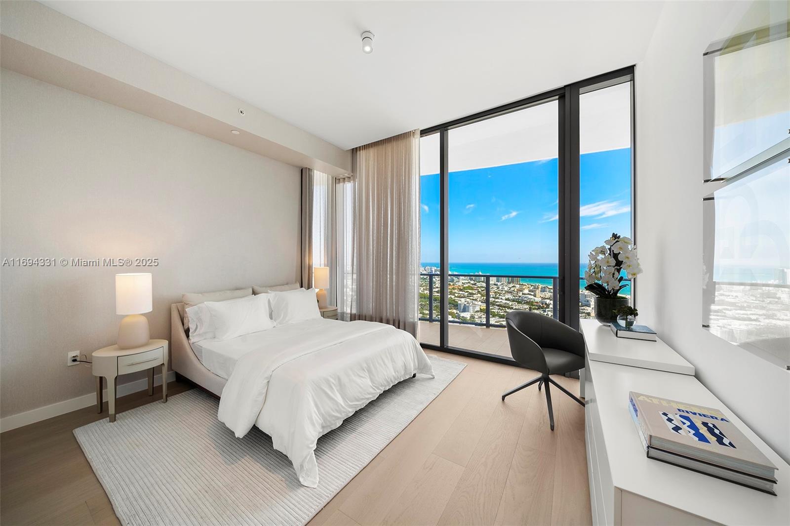 FIVE PARK - Residential