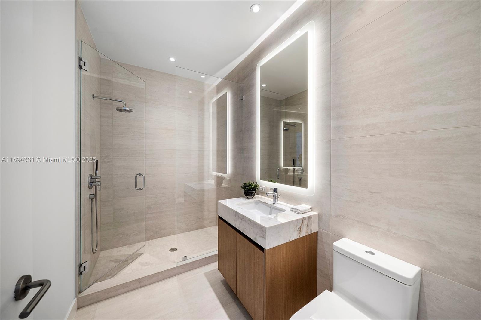 FIVE PARK - Residential