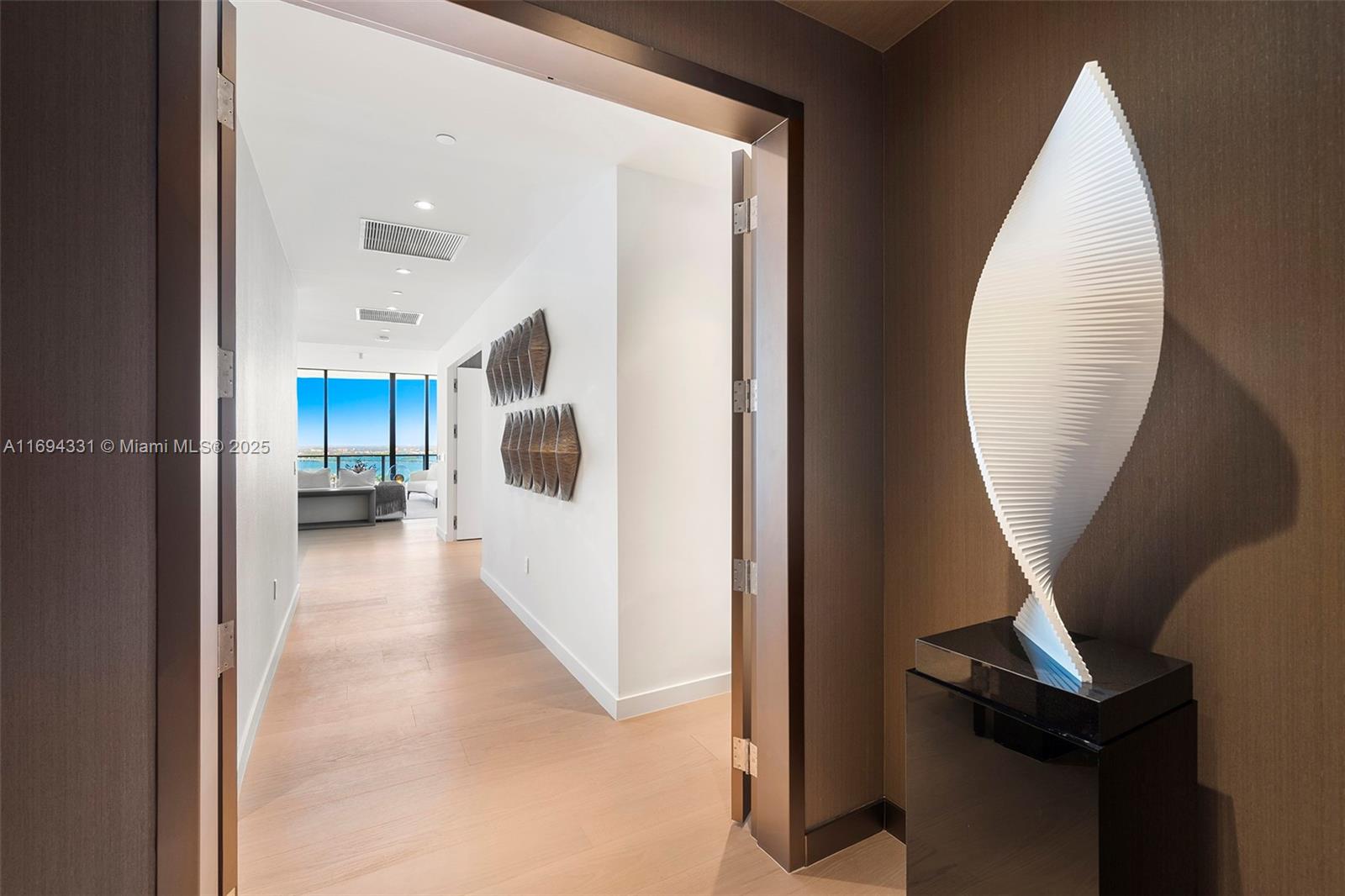 FIVE PARK - Residential