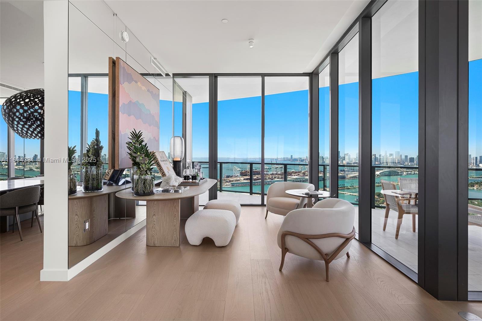 FIVE PARK - Residential