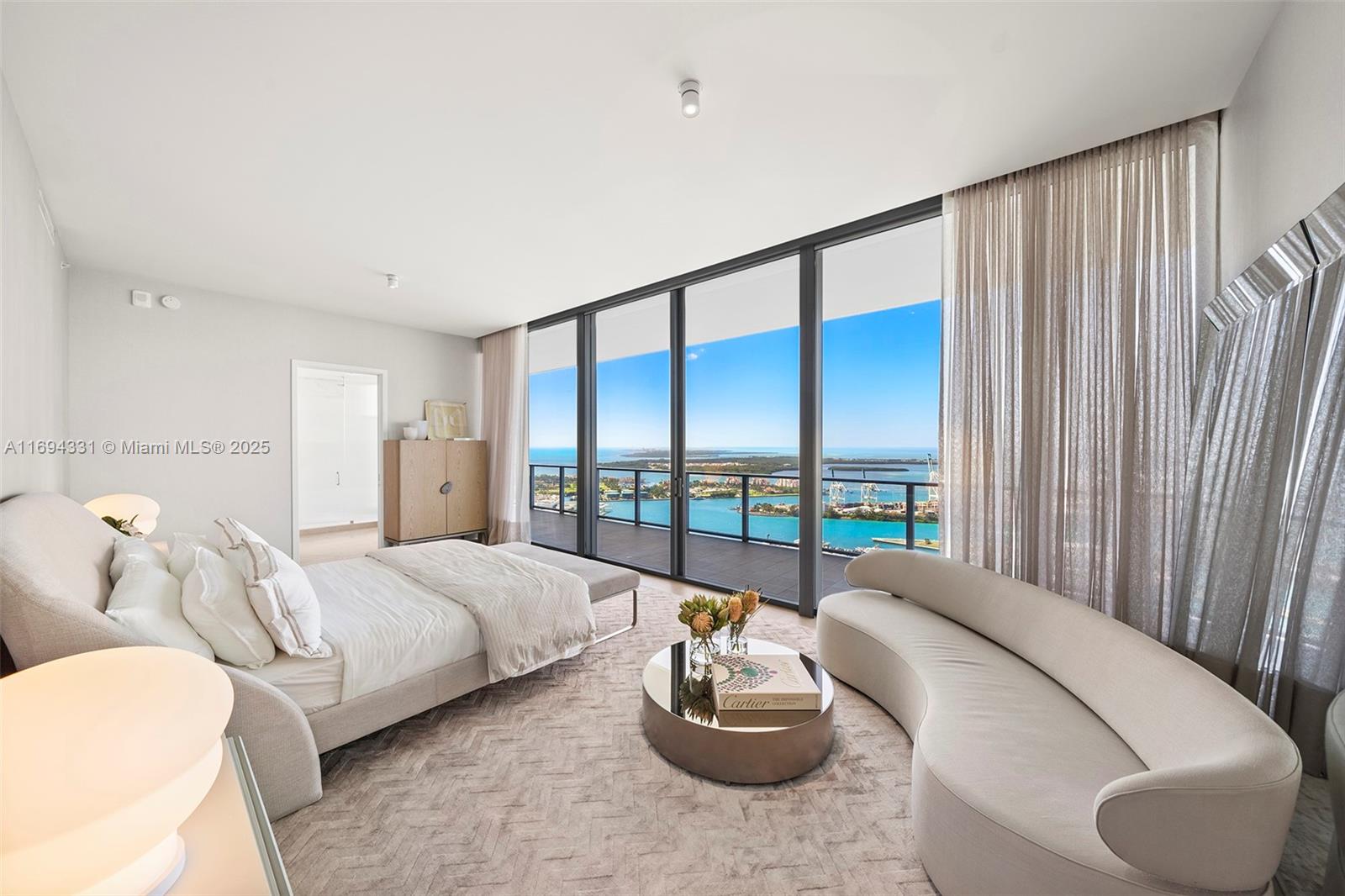 FIVE PARK - Residential