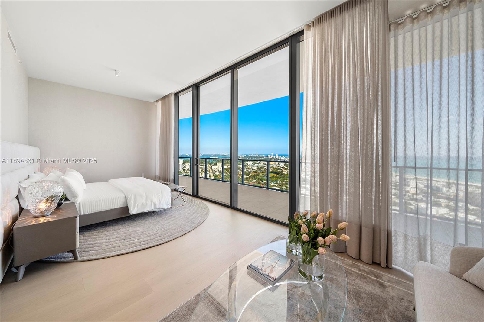 FIVE PARK - Residential