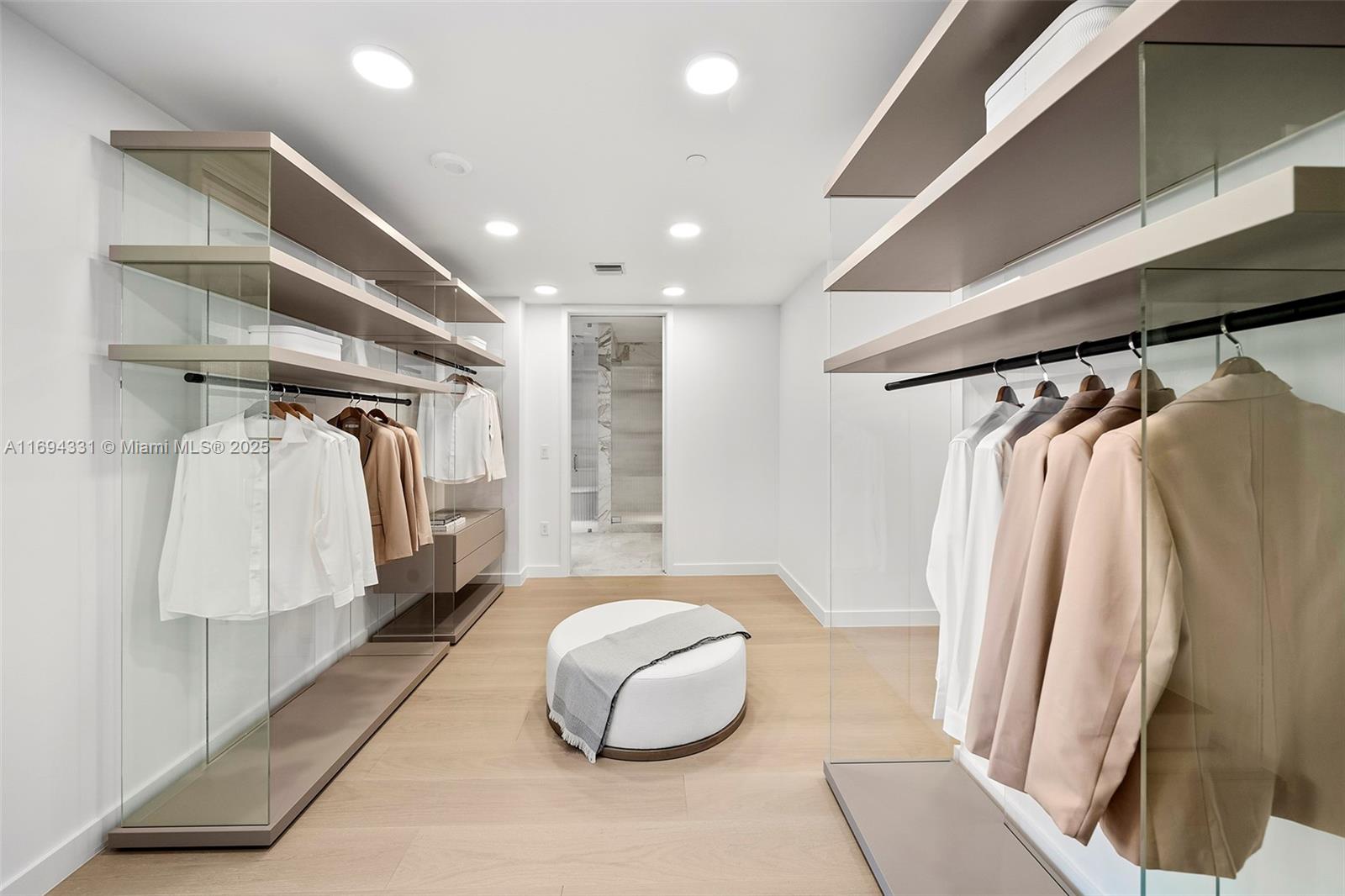 FIVE PARK - Residential