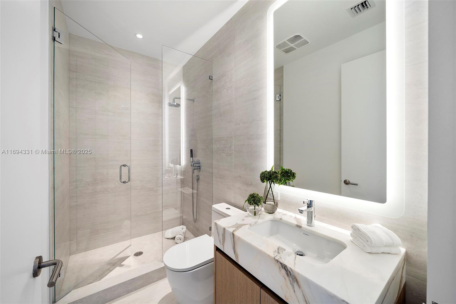 FIVE PARK - Residential