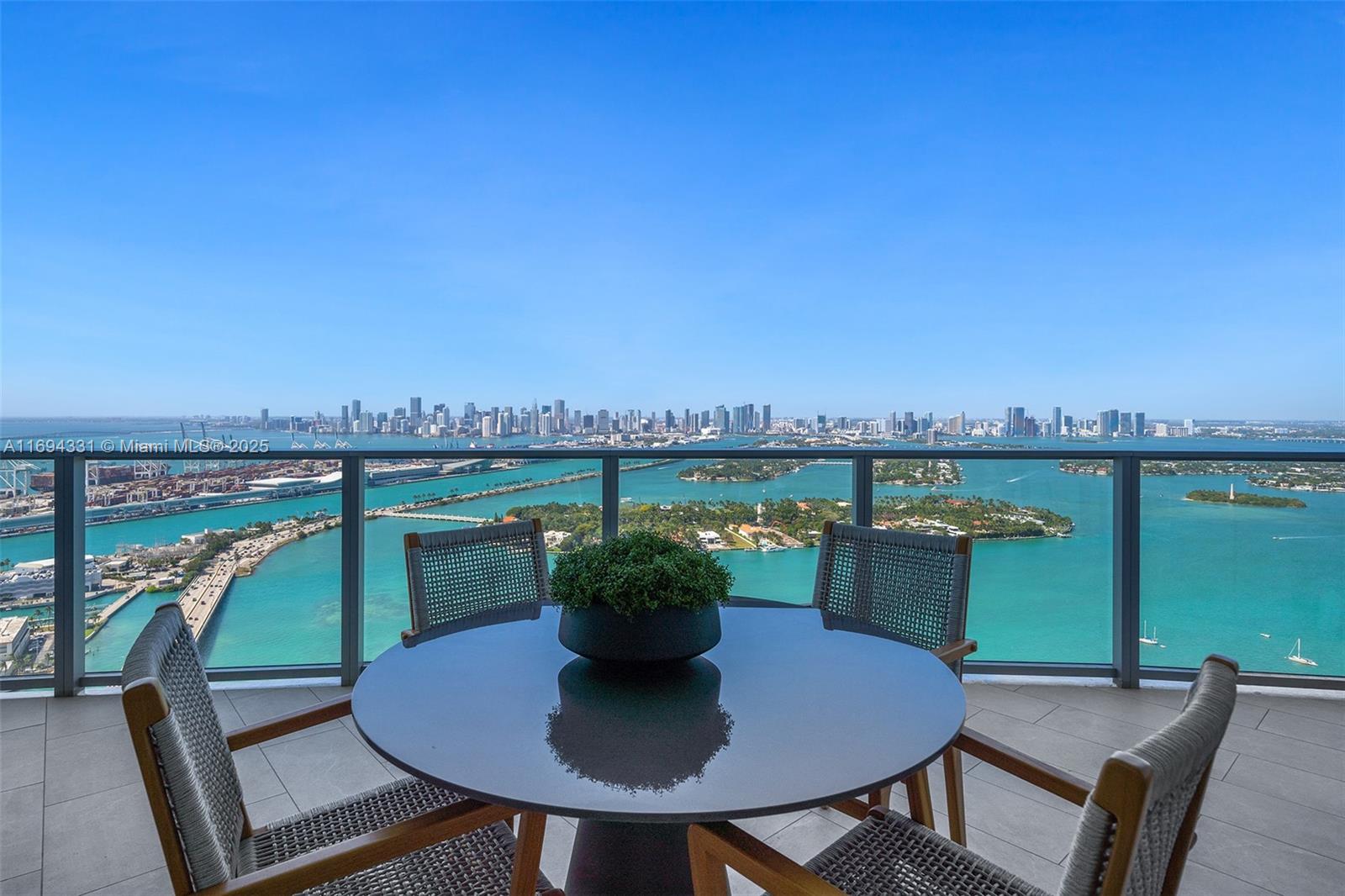 FIVE PARK - Residential