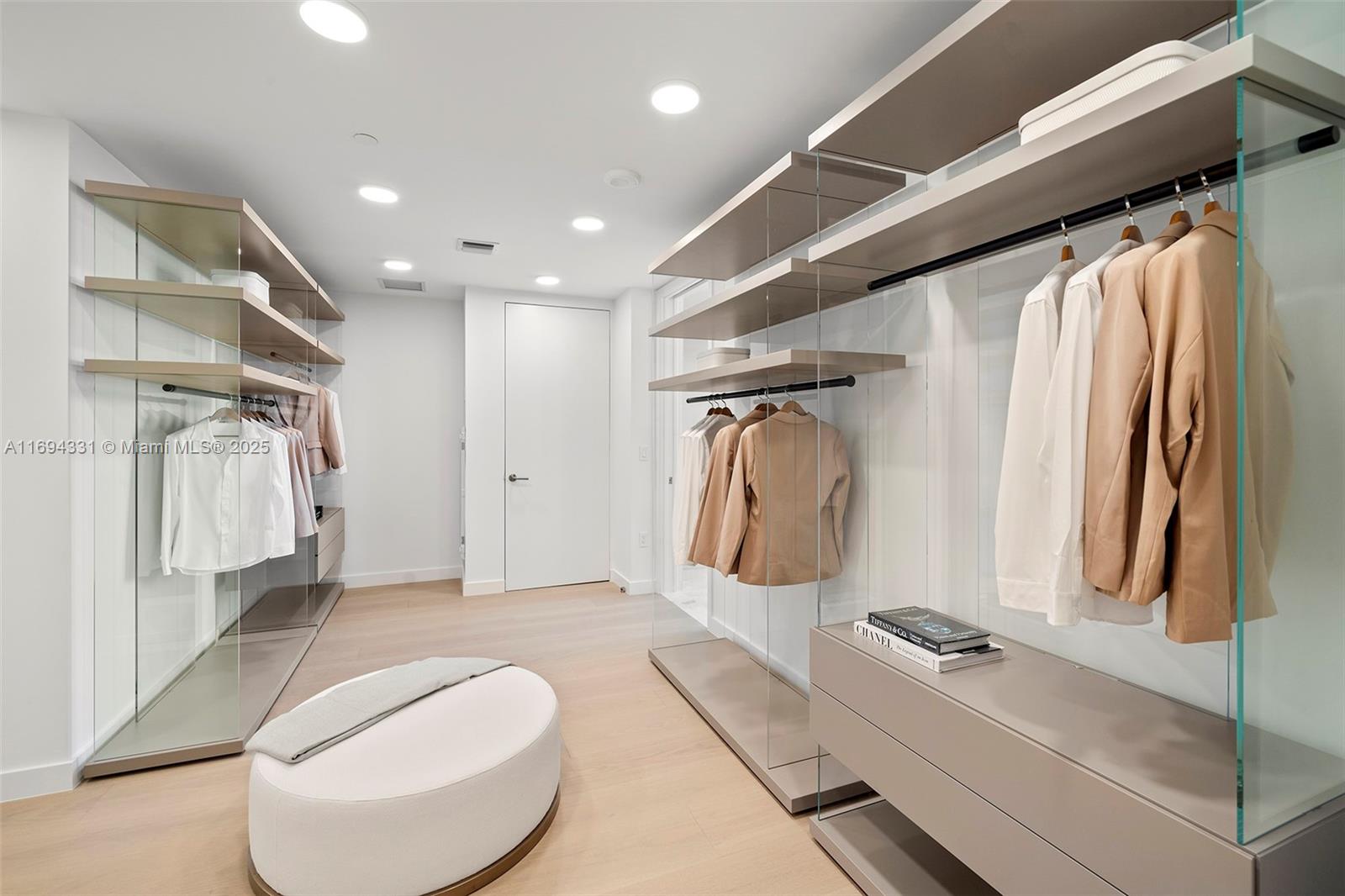 FIVE PARK - Residential