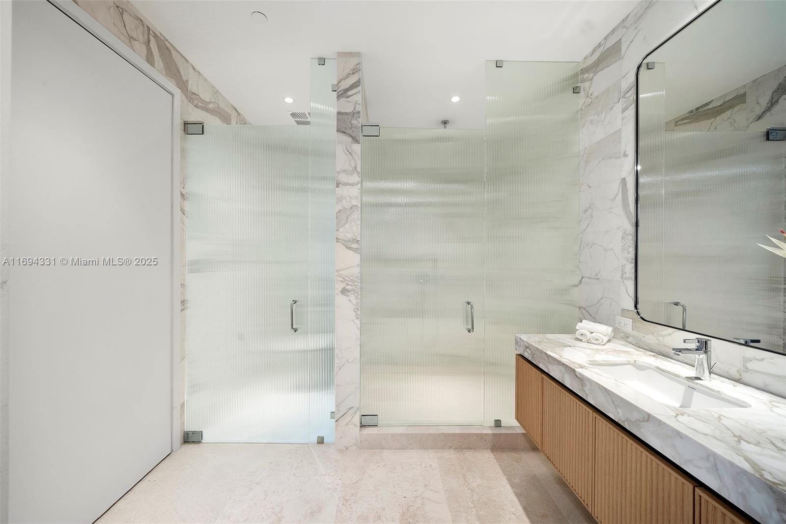 FIVE PARK - Residential