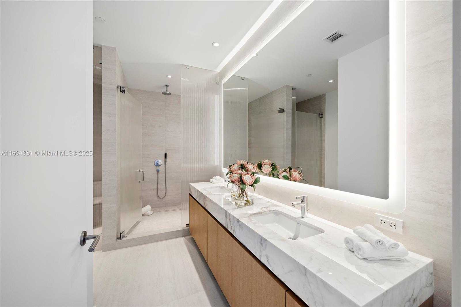 FIVE PARK - Residential