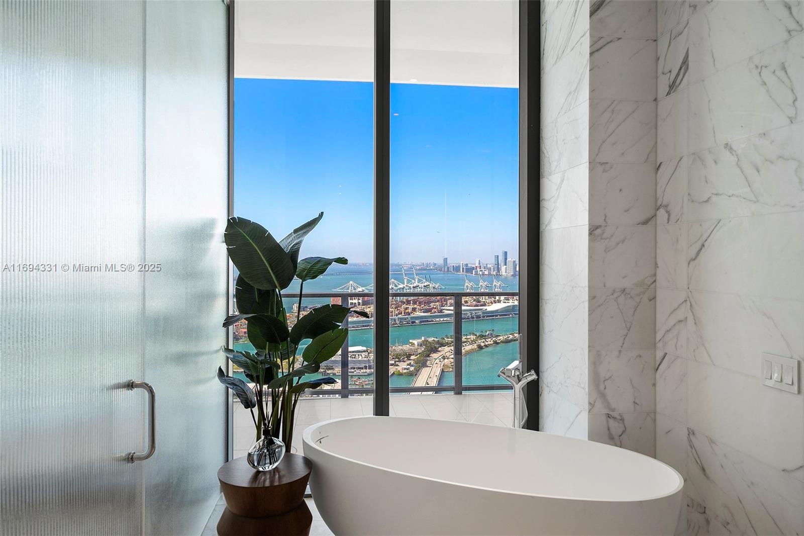 FIVE PARK - Residential