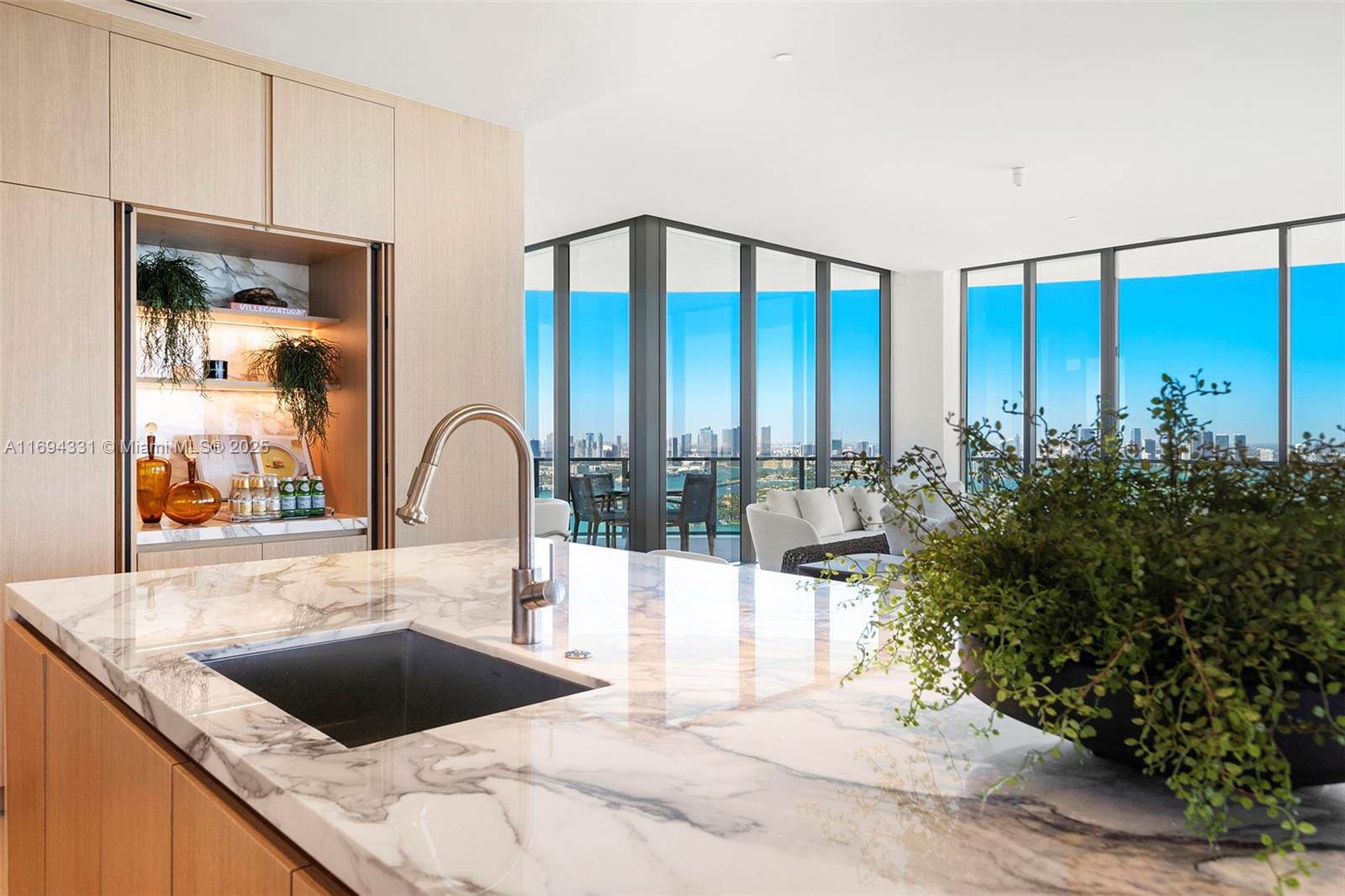 FIVE PARK - Residential