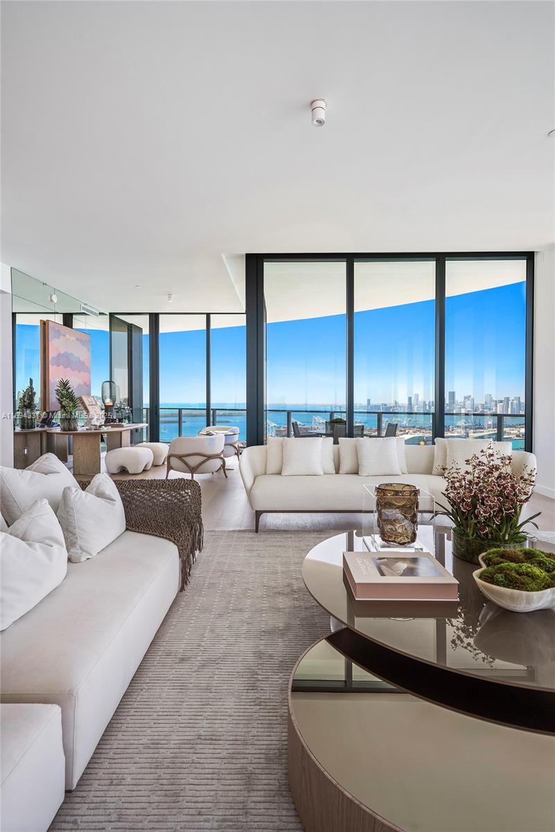 FIVE PARK - Residential