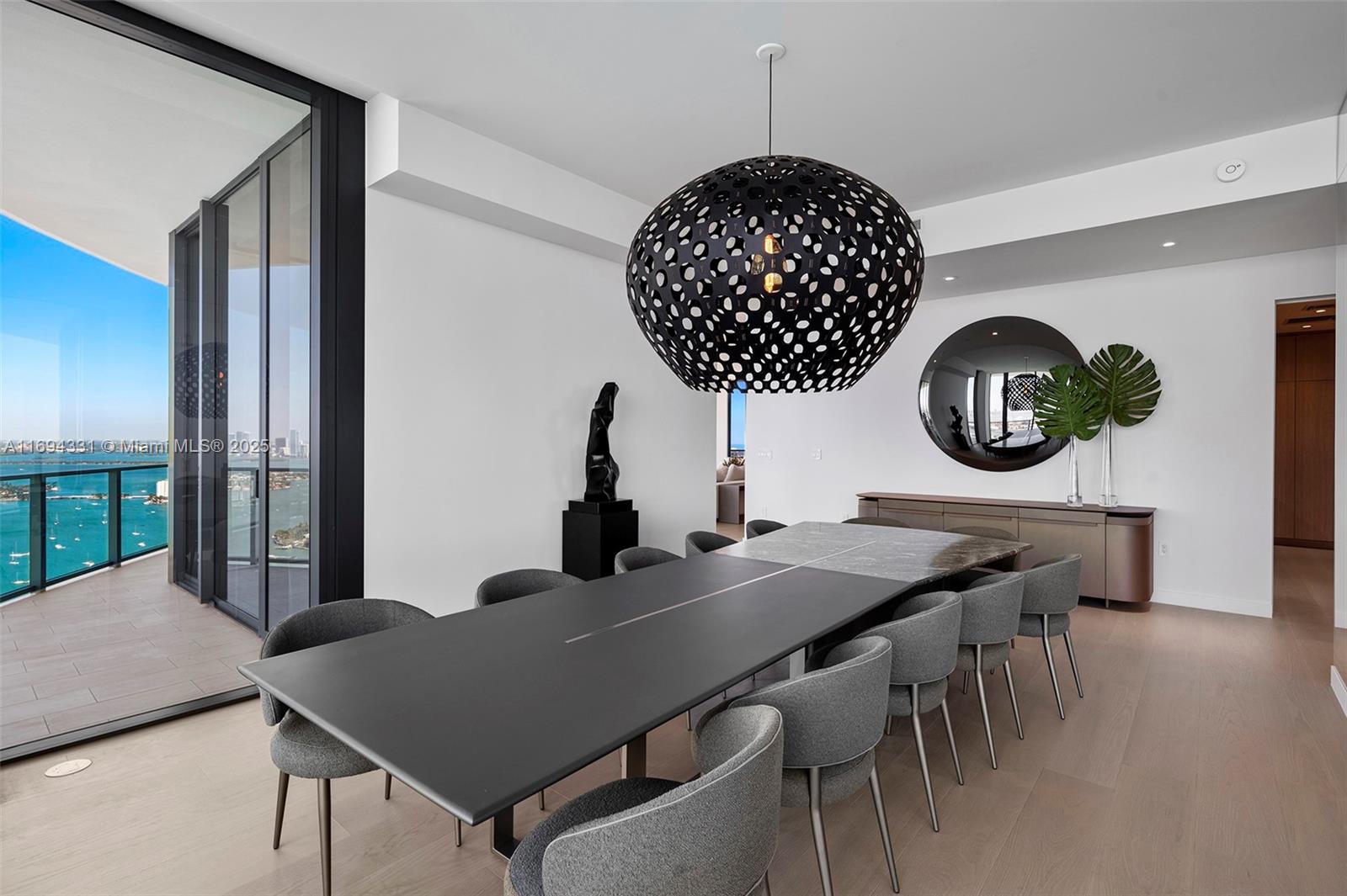 FIVE PARK - Residential