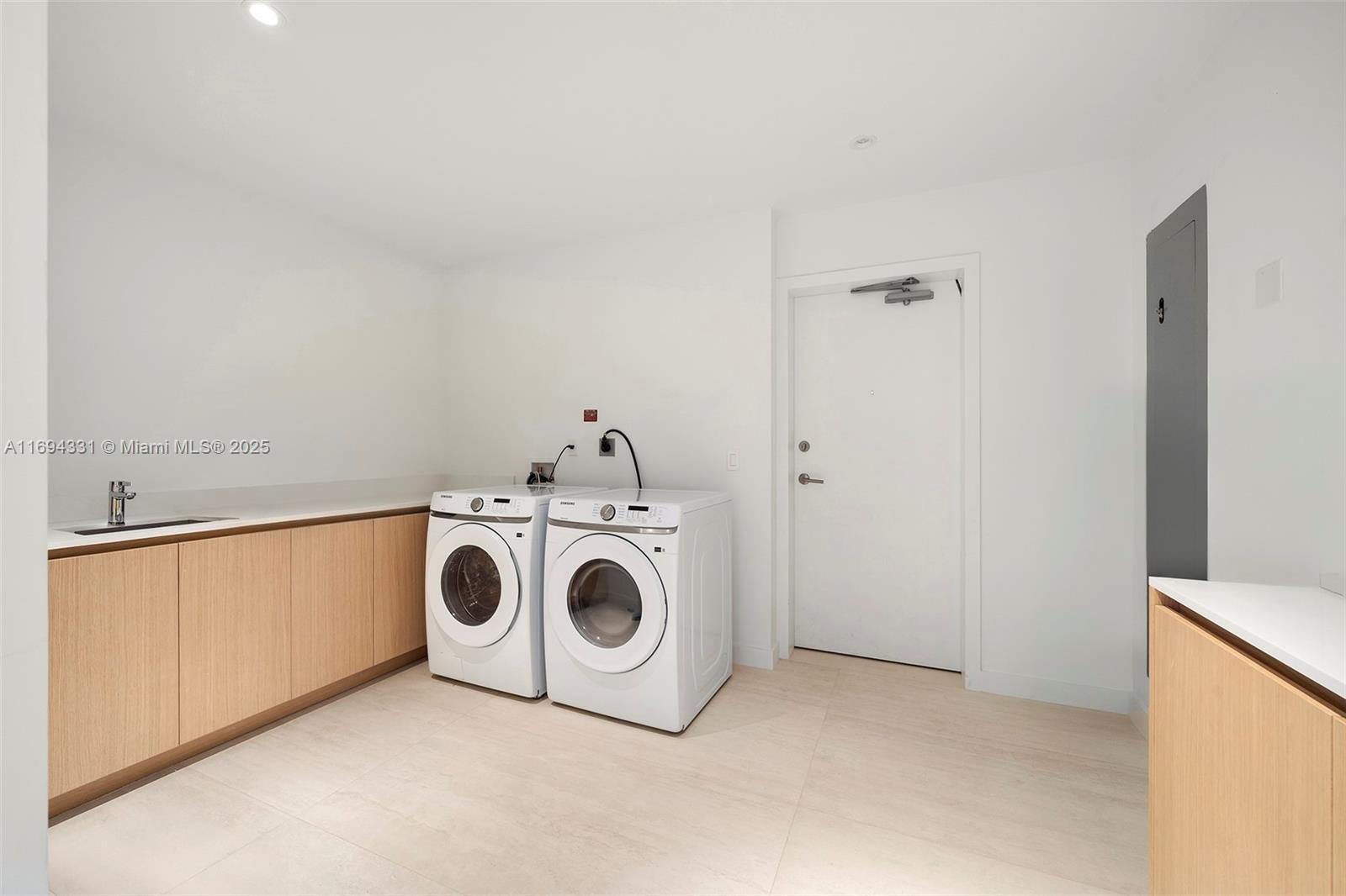 FIVE PARK - Residential