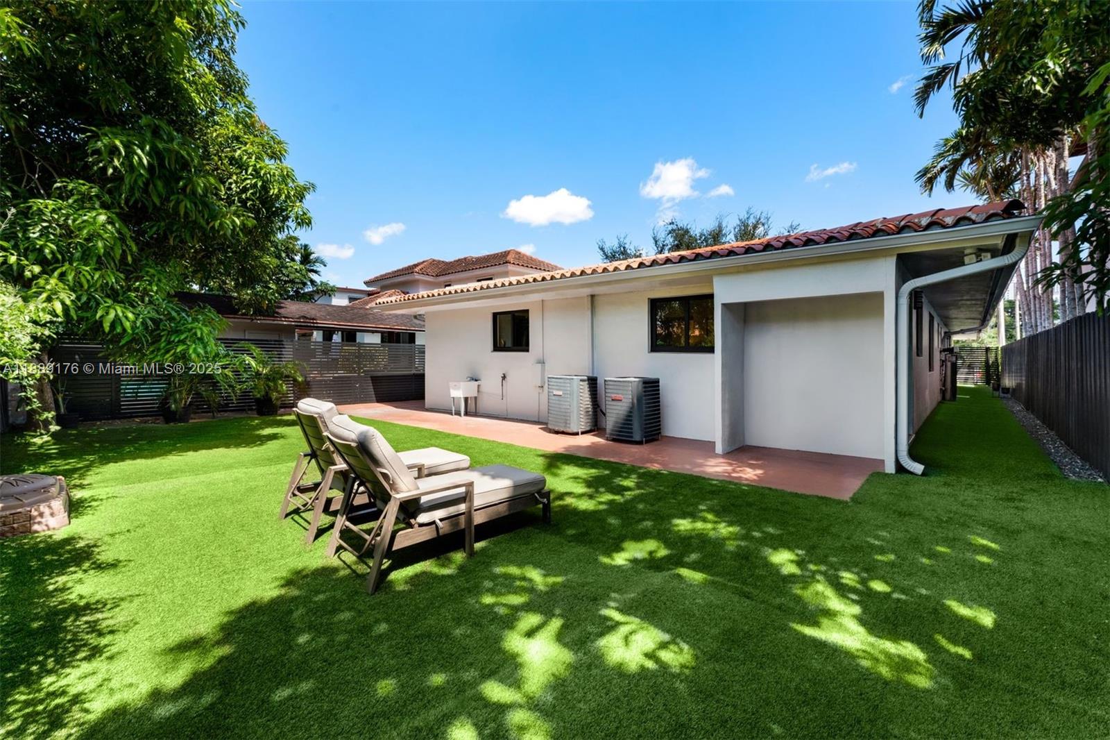 HOLLEMAN PARK - Residential Lease