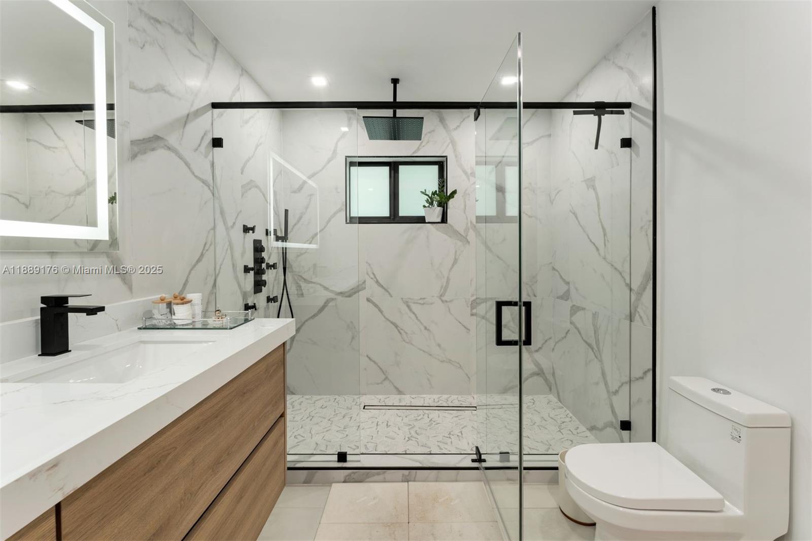 HOLLEMAN PARK - Residential Lease