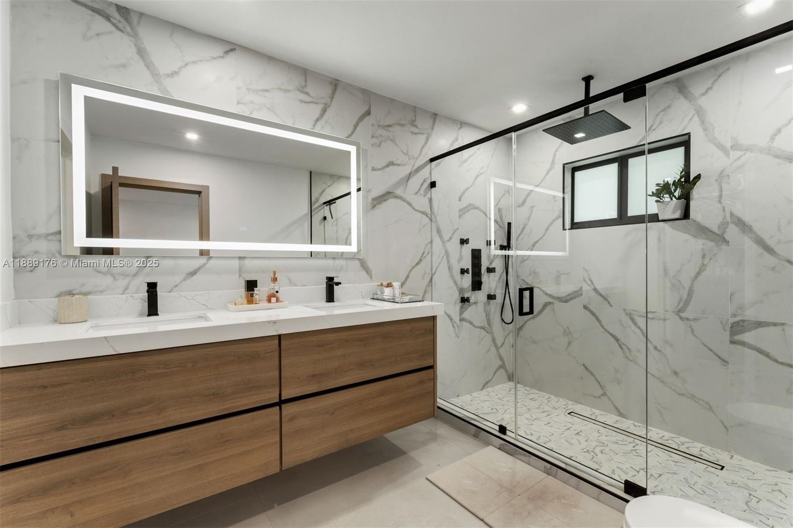 HOLLEMAN PARK - Residential Lease