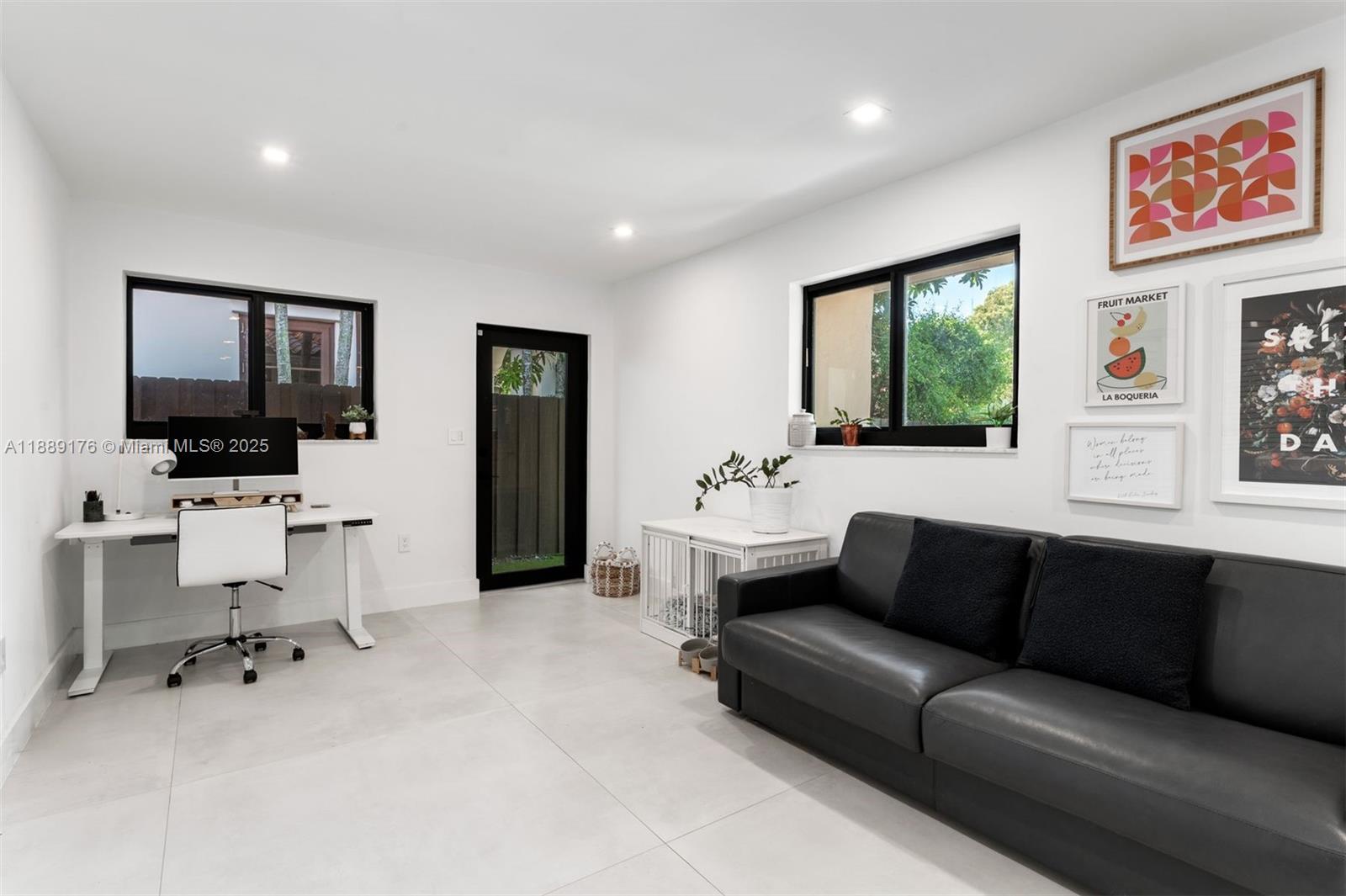 HOLLEMAN PARK - Residential Lease