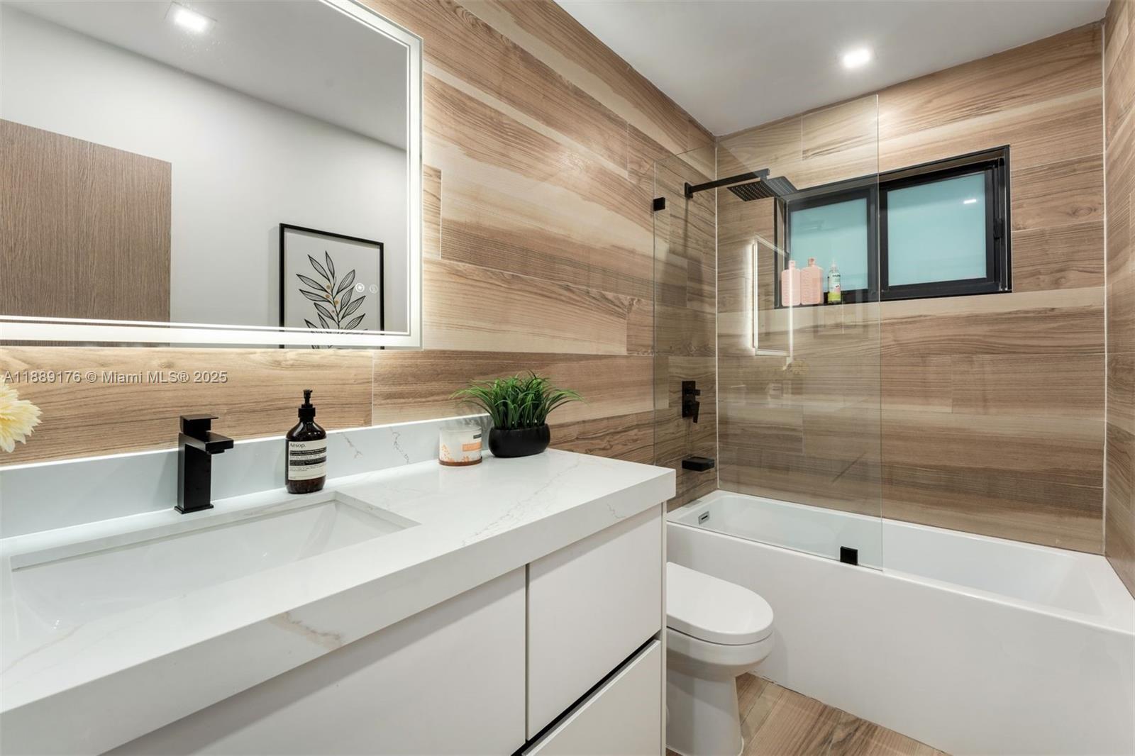 HOLLEMAN PARK - Residential Lease