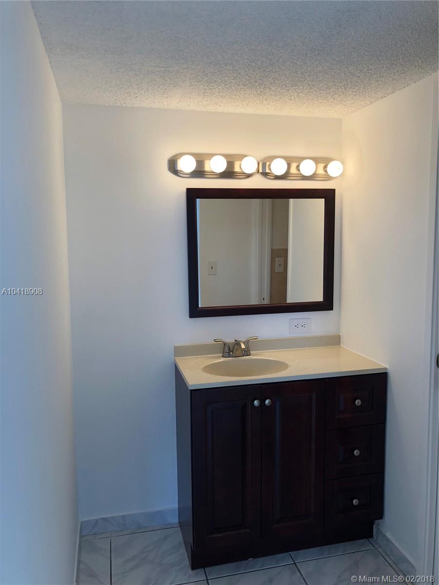 PLAZA OF AMERICAS CONDO P - Residential Lease