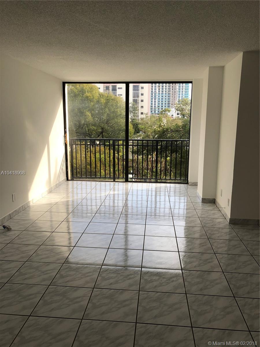 PLAZA OF AMERICAS CONDO P - Residential Lease