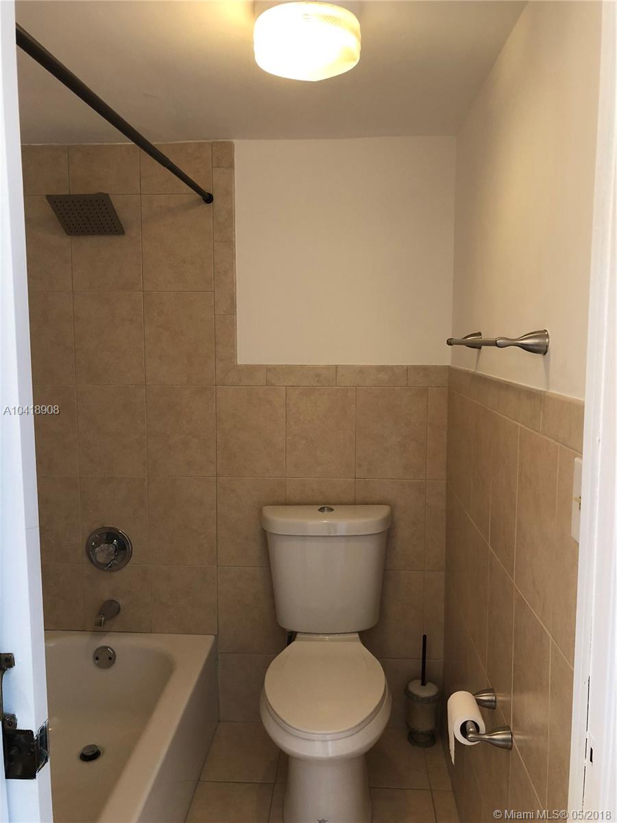 PLAZA OF AMERICAS CONDO P - Residential Lease