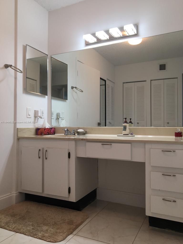 FLAMENCO CONDO TOWER I - Residential