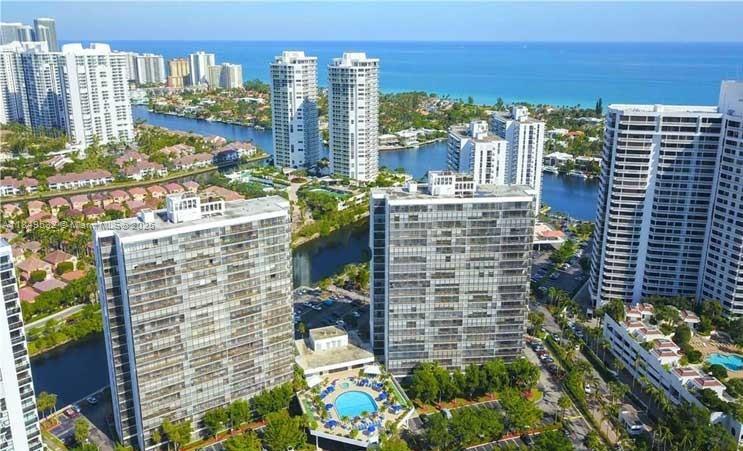 FLAMENCO CONDO TOWER I - Residential