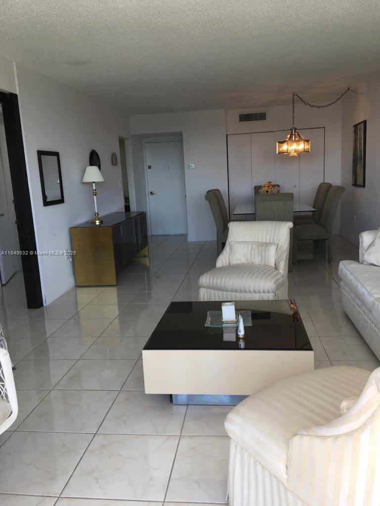 FLAMENCO CONDO TOWER I - Residential