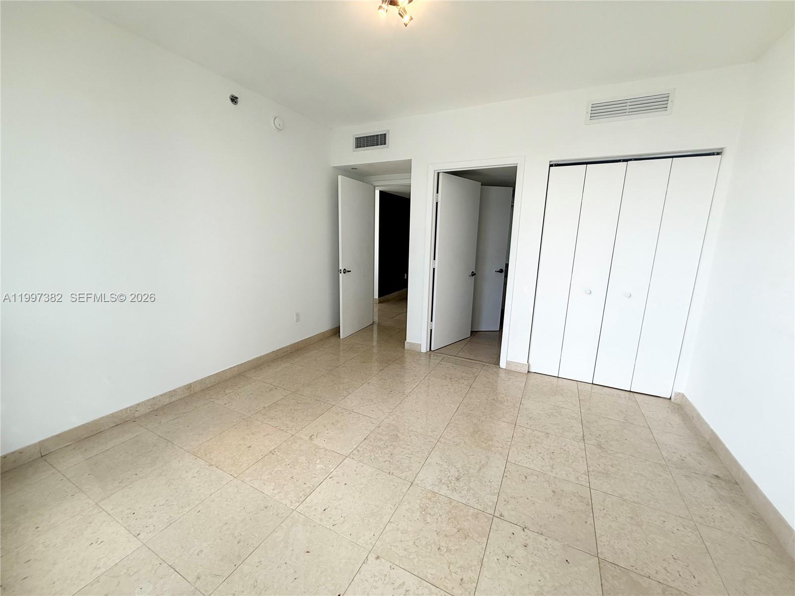 ICONBRICKELL CONDO NO 1 - Residential Lease
