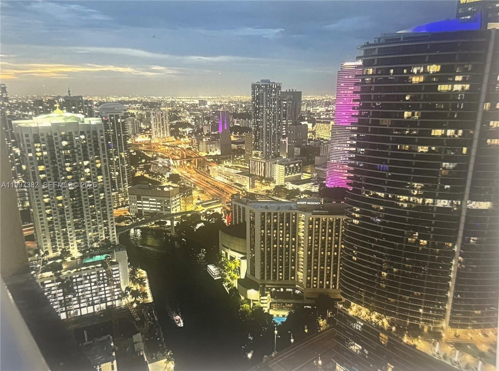 ICONBRICKELL CONDO NO 1 - Residential Lease