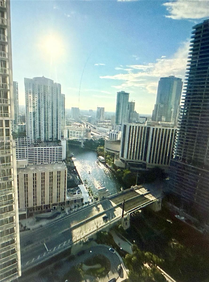 ICONBRICKELL CONDO NO 1 - Residential Lease