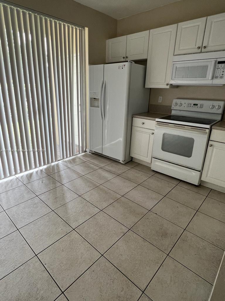 671 NW 42nd Ave 671