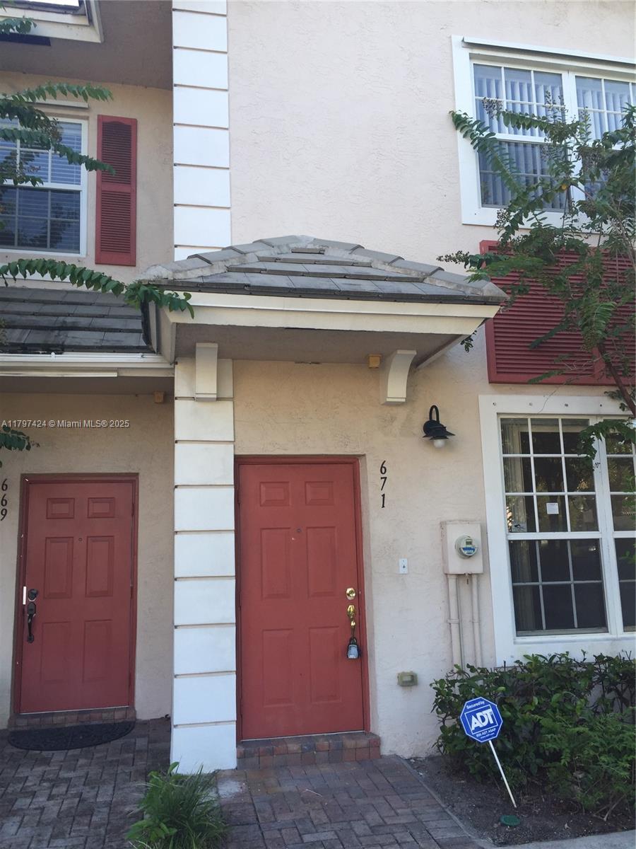 Property for Sale at 671 Nw 42nd Ave 671, Plantation, Miami-Dade County, Florida - Bedrooms: 2 
Bathrooms: 3  - $345,000