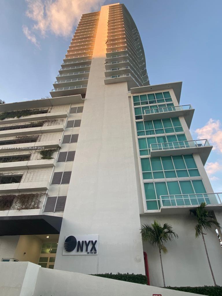 Property for Sale at 665 Ne 25th St 1102, Miami, Broward County, Florida - Bedrooms: 1 
Bathrooms: 2  - $600,000