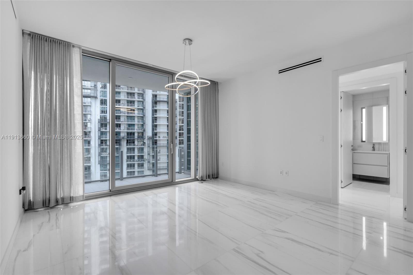 300 BISCAYNE BLVD WAY COND - Residential