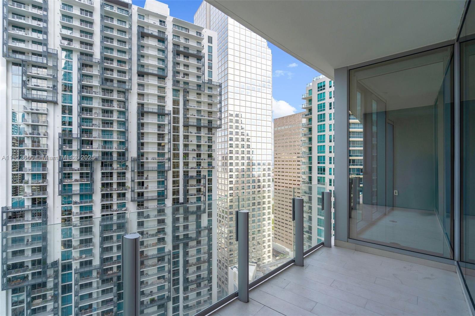300 BISCAYNE BLVD WAY COND - Residential