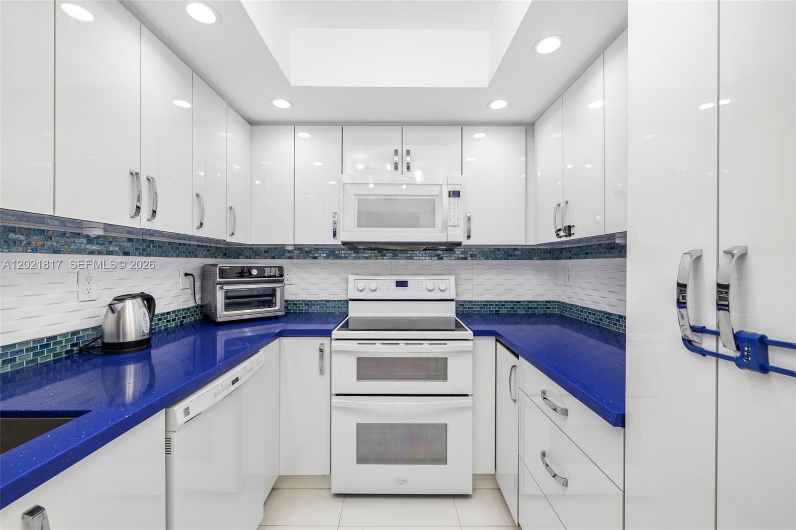 9511 Collins Ave 1202