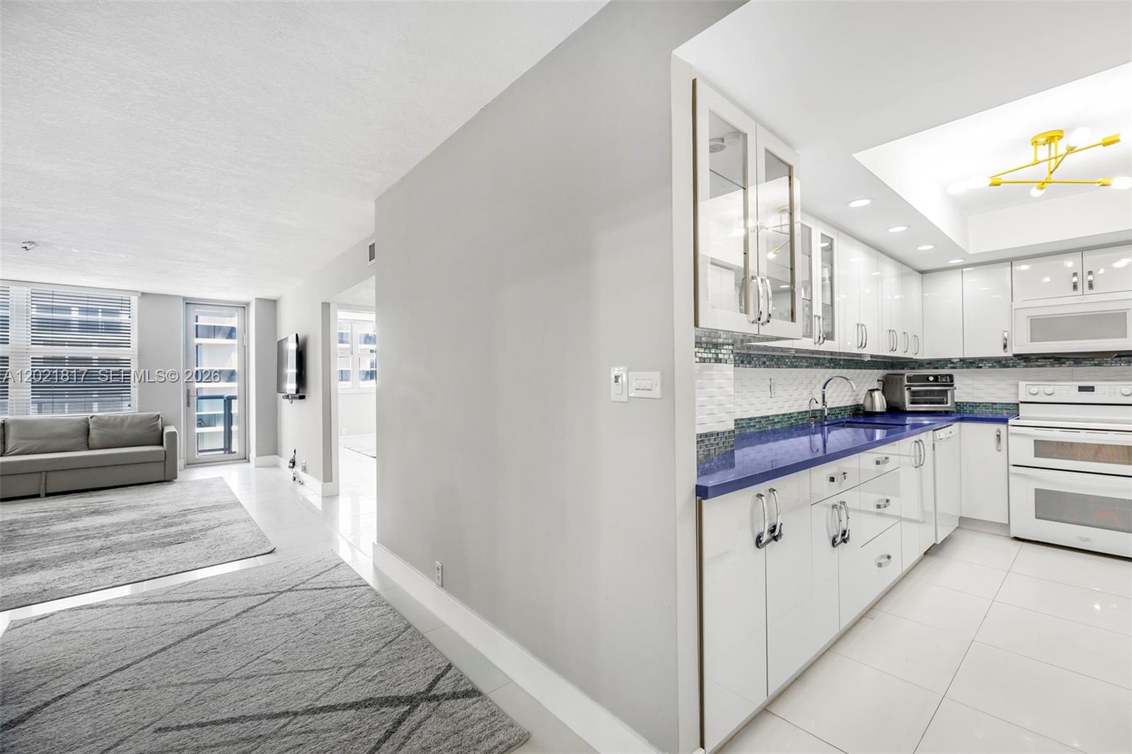 9511 Collins Ave 1202