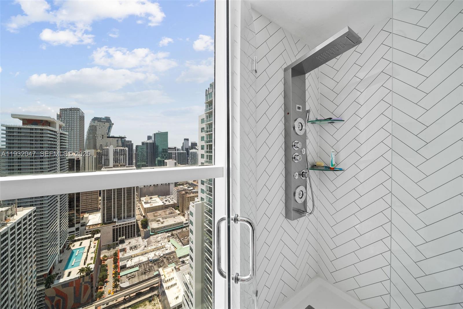 VIZCAYNE NORTH CONDO - Residential Lease