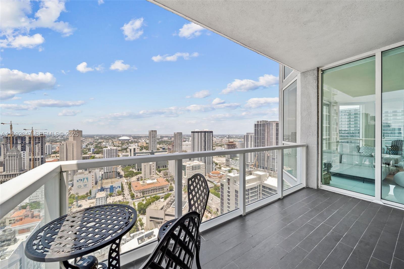 VIZCAYNE NORTH CONDO - Residential Lease