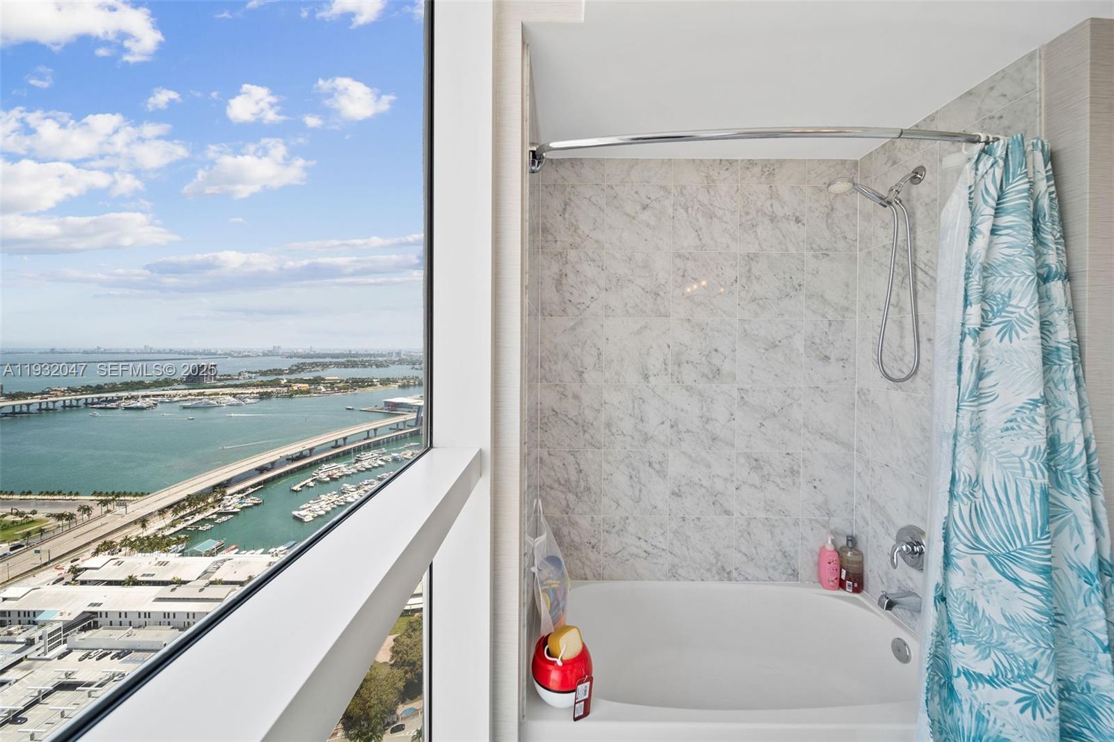 VIZCAYNE NORTH CONDO - Residential Lease