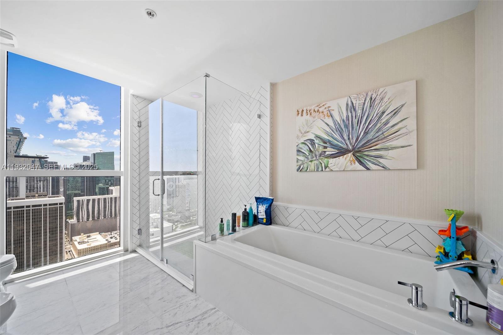 VIZCAYNE NORTH CONDO - Residential Lease