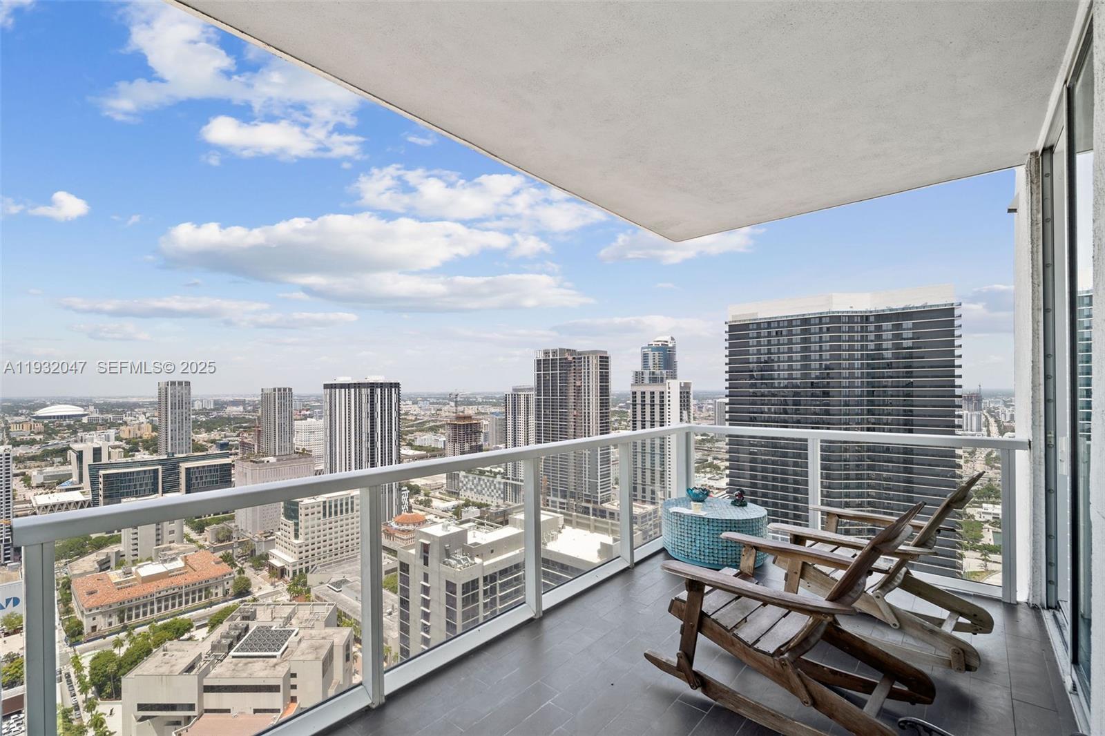 VIZCAYNE NORTH CONDO - Residential Lease