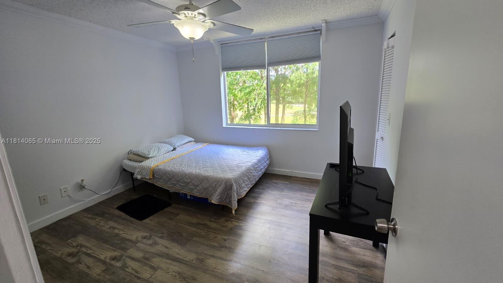 WINDWARD LAKES CONDO - Residential